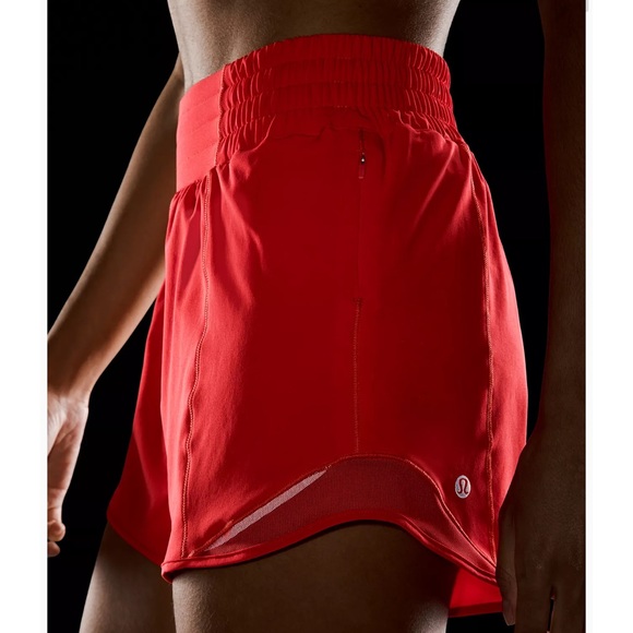 ❤️LULULEMON HIGH RISE HOTTY HOT SHORT 4”-CARNATION RED-4❤️ - Picture 4 of 10